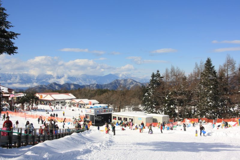 Vue des Alpes Japonaises depuis la station Fujiten