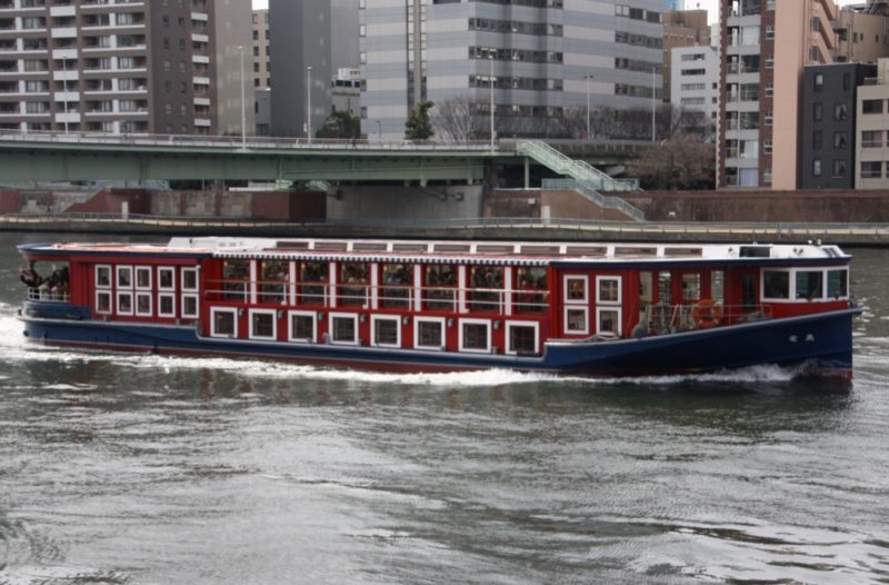 Les navettes le long de la rivière Sumida à Tokyo 