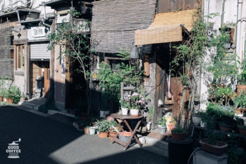 La café Tombolo dans la Kagurazaka, Vivre à Tokyo