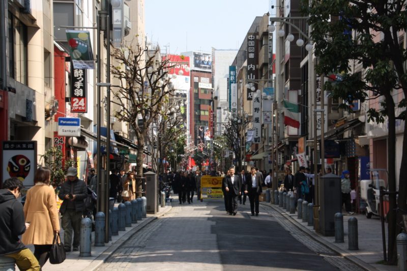 suzuran dori, rue commerçante Tokyo, jimbocho, tokyo, Visiter Tokyo, Expatriation Tokyo, Vivre à Tokyo
