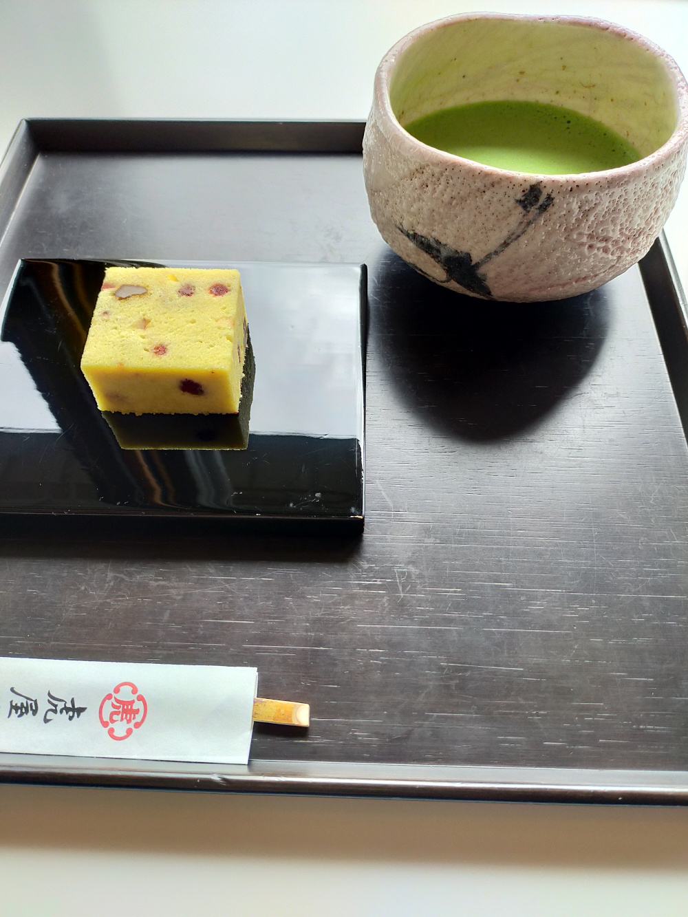 matcha et wagashi, vivre à tokyo, toraya