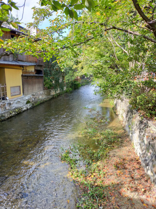 rivière paisible de Gion, Kyoto