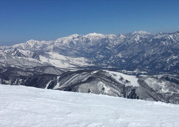 La station d'Hakuba, Skier au Japon