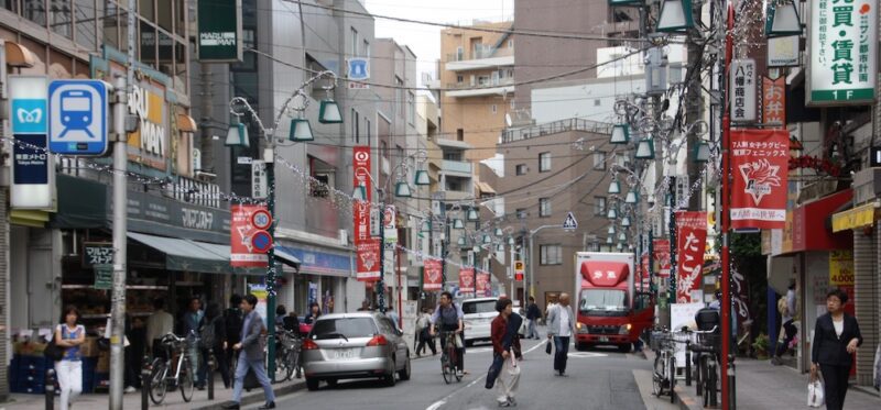 La rue Kamiyamacho, visiter Tokyo