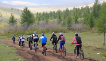 S'échapper de Tokyo, Mongolia Bike Ride