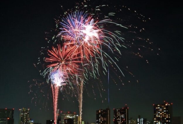 feu d'artifice, visiter tokyo l'été, vivre a tokyo, voyager a tokyo