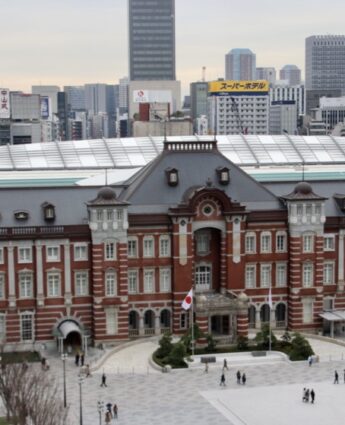 vivre à tokyo, visiter le japon, gare de tokyo